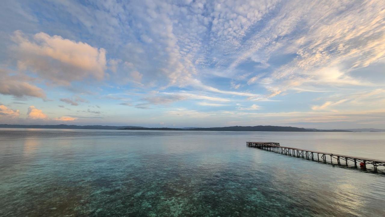 Terimakasih Homestay Pulau Mansuar Exterior foto
