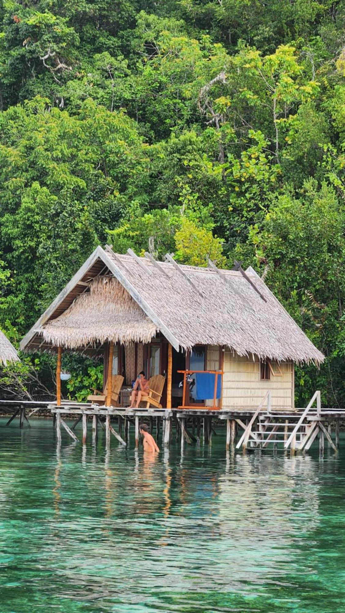 Terimakasih Homestay Pulau Mansuar Exterior foto